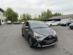 Grau Gebraucht 2018 Toyota Aygo Connect Style Kleinwagen | 8.999 € (Fairer Preis)