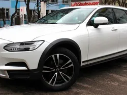 Weiß Gebraucht 2018 Volvo V90 CC Kombi | 22.800 € (Fairer Preis)