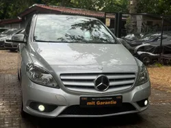 Silber Gebraucht 2013 Mercedes B180 Van / Kleinbus | 9.999 € (Guter Preis)