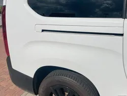 Weiß Gebraucht 2022 Citroën e-Berlingo Shine Van / Kleinbus | 31.800 €