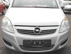 Silber Gebraucht 2009 Opel Zafira Edition Van / Kleinbus | 2.800 € (Guter Preis)
