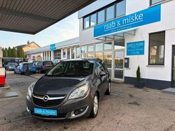 Grau Gebraucht 2014 Opel Meriva Style Van / Kleinbus | 7.490 € (Fairer Preis)