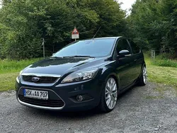 Grau Gebraucht 2009 Ford Focus Limousine | 3.300 € (Etwas zu teuer)