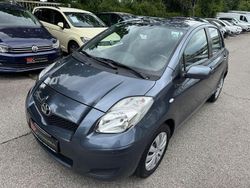 Grau Gebraucht 2009 Toyota Yaris Cool Limousine | 3.990 € (Fairer Preis)