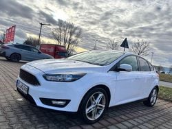 Weiß Gebraucht 2016 Ford Focus Sport Limousine | 8.700 € (Superpreis)