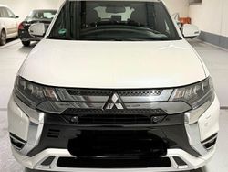 Weiß Gebraucht 2020 Mitsubishi Outlander P-HEV Plus SUV | 28.500 € (Teuer)