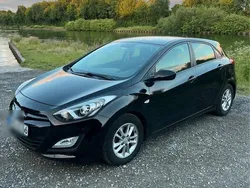 Schwarz Gebraucht 2015 Hyundai i30 Edition Kleinwagen | 7.900 € (Superpreis)
