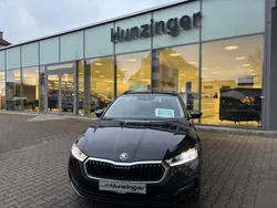 Schwarz Gebraucht 2022 Skoda Octavia Ambition Kombi | 20.980 € (Fairer Preis)