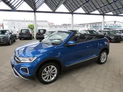Blau Gebraucht 2024 VW T-Roc Cabriolet Style Cabrio | 31.500 € (Guter Preis)