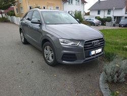 Grau Gebraucht 2016 Audi Q3 SUV | 14.900 € (Guter Preis)