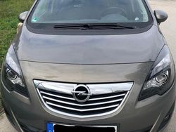 Grau Gebraucht 2013 Opel Meriva Selection Van / Kleinbus | 8.999 € (Fairer Preis)