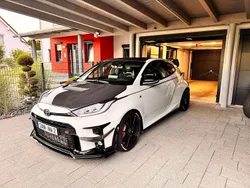 Weiß Gebraucht 2024 Toyota Yaris Edition Limousine | 47.900 €