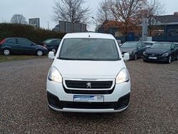Weiß Gebraucht 2016 Peugeot Partner Tepee Active Van / Kleinbus | 12.669 € (Fairer Preis)