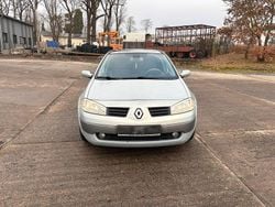 Grau Gebraucht 2003 Renault Mégane II Limousine | 950 € (Superpreis)
