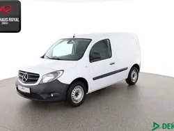 Weiß Gebraucht 2018 Mercedes Citan 112 Van / Kleinbus | 14.880 € (Etwas zu teuer)
