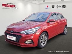 Red passion / mic Gebraucht 2018 Hyundai i20 Limousine | 12.999 € (Etwas zu teuer)
