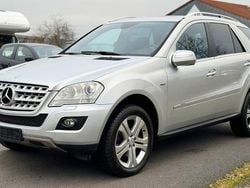 Grau Gebraucht 2010 Mercedes ML300 SUV | 13.900 € (Fairer Preis)