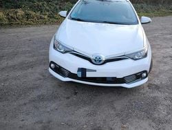 Weiß Gebraucht 2017 Toyota Auris Touring Sports Kombi | 14.990 € (Fairer Preis)