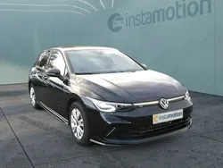 Schwarz Gebraucht 2024 VW Golf VIII R-line Limousine | 28.940 € (Guter Preis)