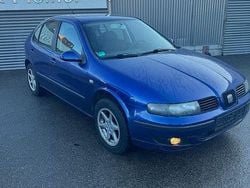 Blau Gebraucht 2003 Seat Leon Stella Limousine | 1.500 € (Fairer Preis)