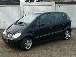 Schwarz Gebraucht 2002 Mercedes A160 Avantgarde Limousine | 2.200 €