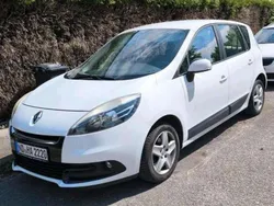 Weiß Gebraucht 2012 Renault Scénic III Expression Van / Kleinbus | 5.600 € (Fairer Preis)
