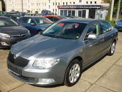 Platin grau metallic Gebraucht 2008 Skoda Superb Ambition Limousine | 5.500 € (Fairer Preis)