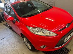 Rot Gebraucht 2011 Ford Fiesta Titanium Limousine | 6.750 € (Teuer)