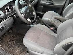 Schwarz Gebraucht 2005 Ford Galaxy Ghia Van / Kleinbus | 2.600 €