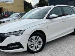Weiß Gebraucht 2022 Skoda Octavia Ambition Kombi | 22.500 € (Guter Preis)