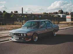 Silber Gebraucht 1987 BMW 520 Limousine | 18.000 €