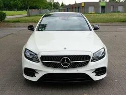 Weiß Gebraucht 2019 Mercedes E300 AMG line Limousine | 35.490 € (Etwas zu teuer)