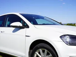 Weiß Gebraucht 2016 VW Golf VII LOUNGE Limousine | 9.500 € (Guter Preis)