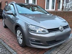 Grau Gebraucht 2015 VW Golf VII Kombi | 5.700 € (Fairer Preis)