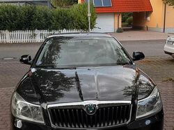 Schwarz Gebraucht 2012 Skoda Octavia Ambition Limousine | 4.000 € (Teuer)