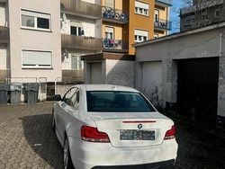 Weiß Gebraucht 2011 BMW 125 Coupé Coupé | 6.300 €