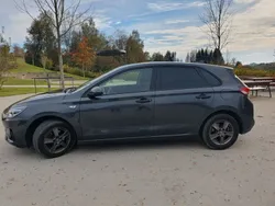 Grau Gebraucht 2020 Hyundai i30 Pure Limousine | 13.399 € (Superpreis)