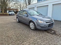 Grau Gebraucht 2005 Opel Astra Limousine | 2.299 € (Fairer Preis)