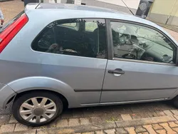 Blau Gebraucht 2005 Ford Fiesta Kleinwagen | 650 € (Guter Preis)