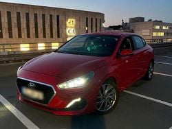 Rot Gebraucht 2019 Hyundai i30 Trend Limousine | 12.000 € (Guter Preis)