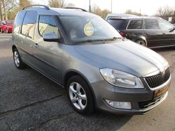 Platin grau metallic Gebraucht 2011 Skoda Roomster Comfort Van / Kleinbus | 6.850 € (Fairer Preis)