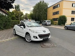 Weiß Gebraucht 2011 Peugeot 207 CC Cabrio | 4.989 € (Fairer Preis)