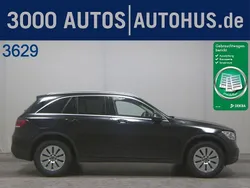 Schwarz unilack Gebraucht 2021 Mercedes GLC300 SUV | 26.980 € (Superpreis)