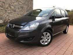 Grau Gebraucht 2012 Opel Zafira Family Van / Kleinbus | 3.700 € (Fairer Preis)