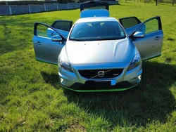 Silber Gebraucht 2013 Volvo V40 R-Design Kombi | 10.500 € (Fairer Preis)