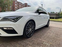 Weiß Gebraucht 2018 Cupra Leon Kombi | 22.999 € (Fairer Preis)