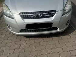 Silber Gebraucht 2009 Kia Ceed 2 Kleinwagen | 2.000 € (Guter Preis)