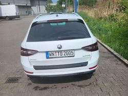 Weiß Gebraucht 2016 Skoda Superb Style Kombi | 11.500 € (Fairer Preis)