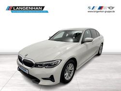 Weiß Gebraucht 2019 BMW 318 Sport Line Limousine | 23.242 € (Etwas zu teuer)