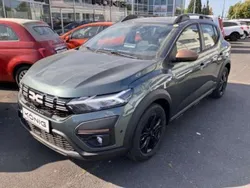 Zedergrün Gebraucht 2024 Dacia Sandero Extreme Kleinwagen | 20.298 € (Fairer Preis)